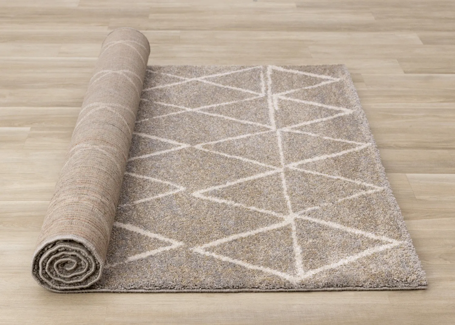 Halle Casual Contemporary Trellis Area Rug - Greige Cream - 5' X 8'