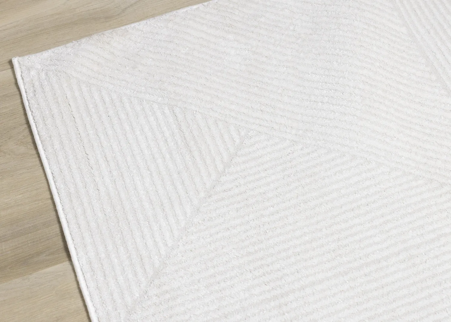 Hillary Neutral Diamonds Area Rug - Cream - 7' X 10'