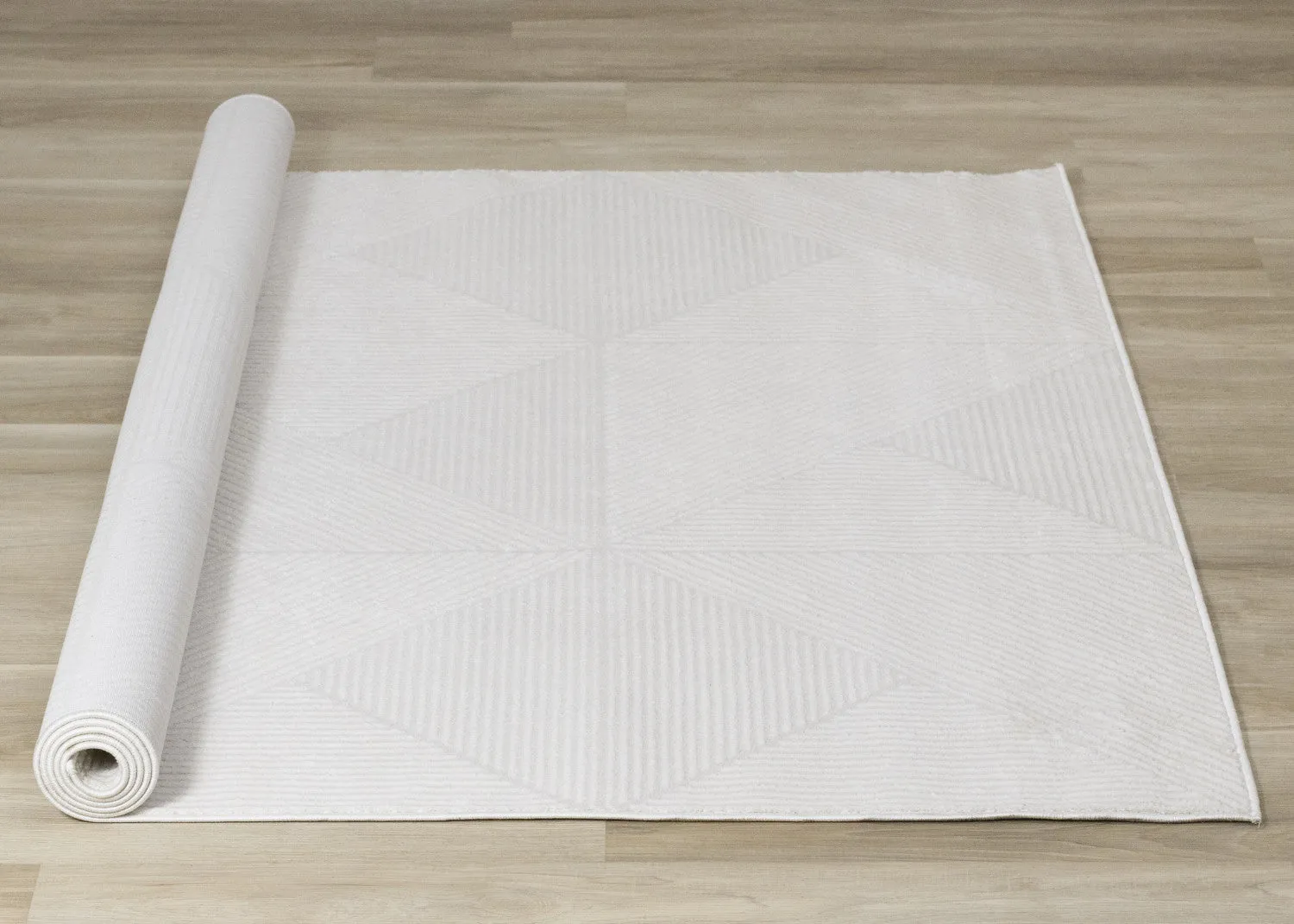 Hillary Neutral Diamonds Area Rug - Cream - 7' X 10'