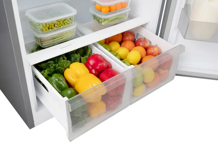 Hisense Fingerprint Resistant Silver 30" Top-Freezer Refrigerator (18 cu. ft.) - RT18A2FSD