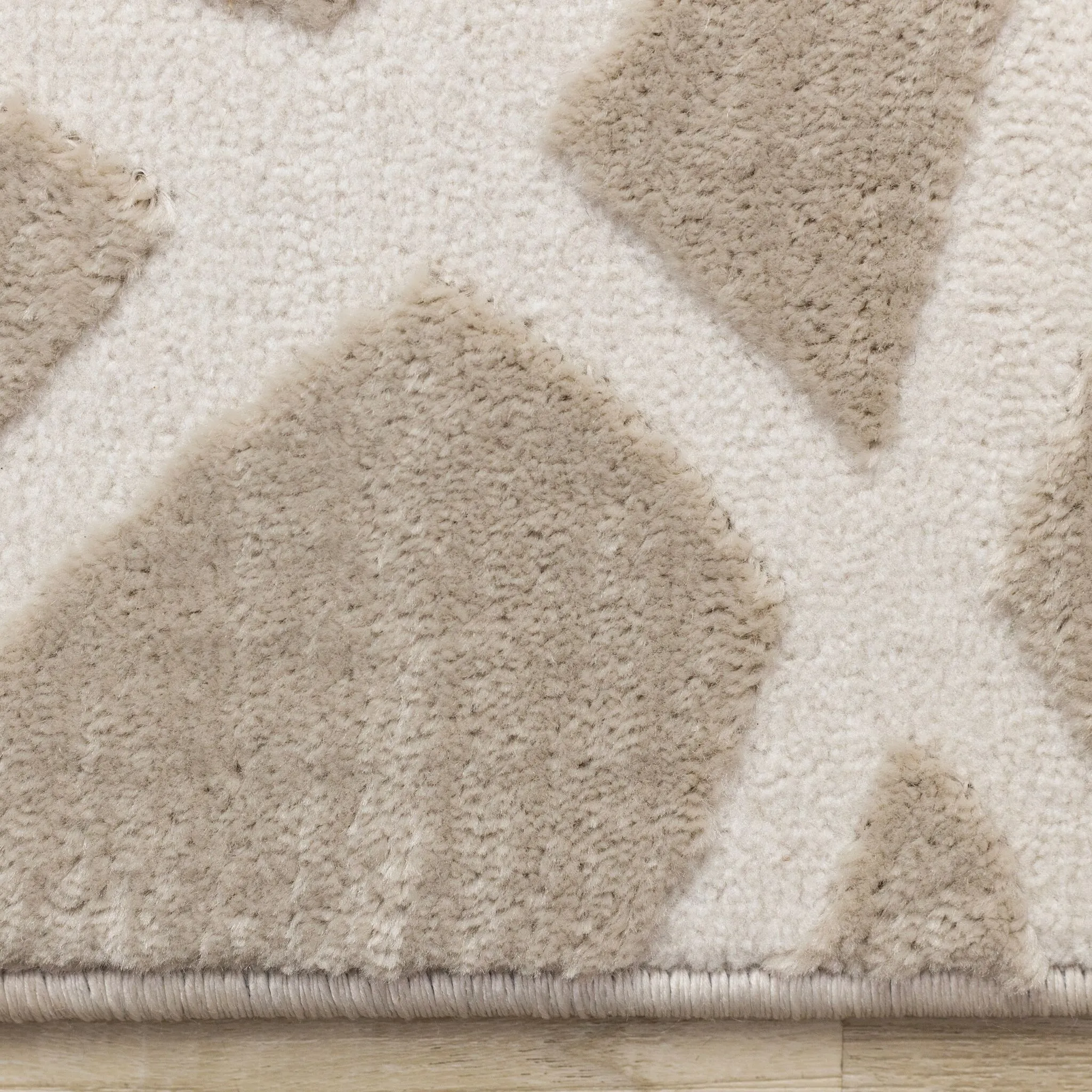 Soft Currents 5'3" x 7'7" Organic Line Design Area Rug - Beige, Cream