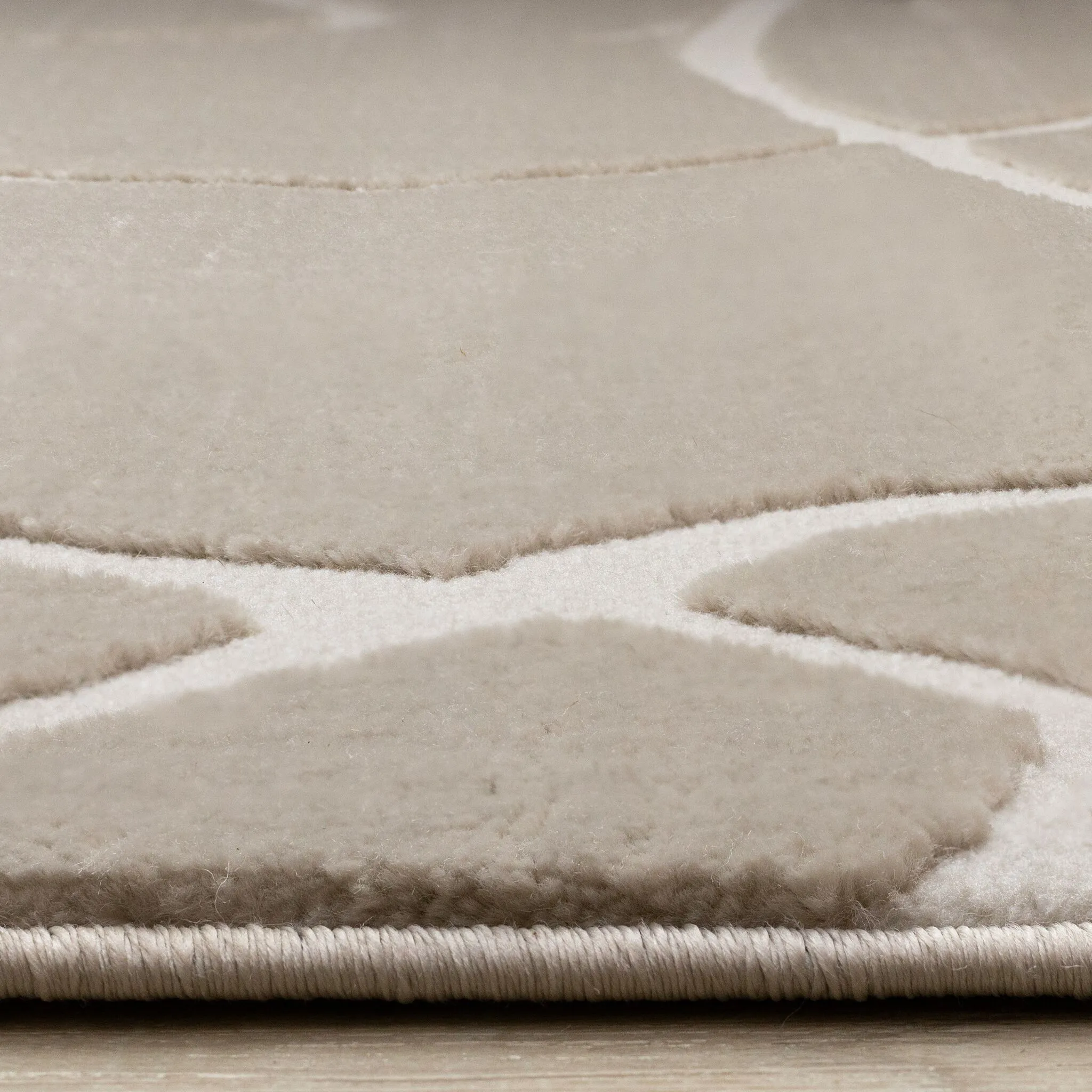 Soft Currents 5'3" x 7'7" Organic Line Design Area Rug - Beige, Cream